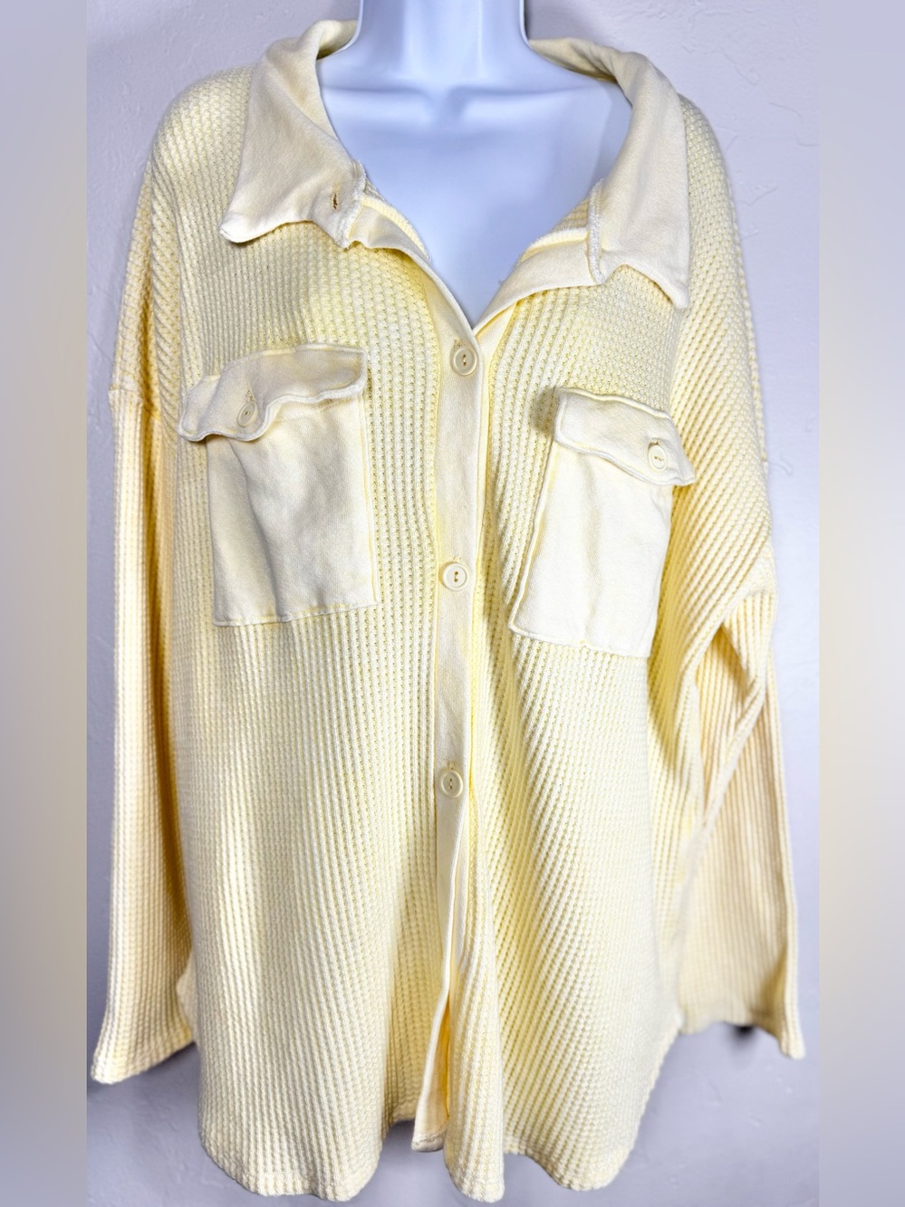 BUCKETLIST Pale Yellow Oversized Button-Down Shirt Size Large - Picture 2 of 9
